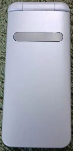 au GRATINA KYF37 ホワイト折りたたみ式携帯