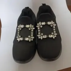 MUMUビジュー付き ブラックスニーカー スリッポン