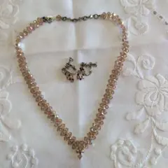 ベージュ クリスタルビーズ ネックレス イヤリング セット　スワロフスキービーズ