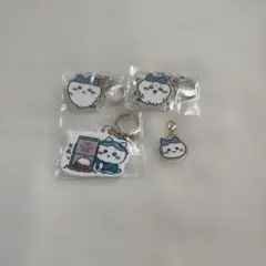 ちいかわ　アクリルキーホルダー ハチワレ
