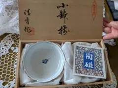花柄 陶磁器 鉢 金縁　　新品、未使用のサムネイル