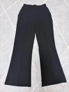 ブラック フレアパンツ