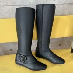 バックル付きレザー風ロングブーツ