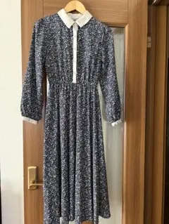 ハニーズ　コルザ　襟付き花柄ワンピース