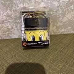 GIGO限定　2025 阪神タイガース　スカーフ付チャームポーチ　①