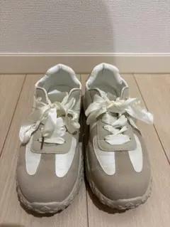 【GRL】＜zr1359＞リボングリッタースニーカー ベージュ 24.5cmのサムネイル