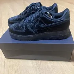 NIKE AIR FORCE 1 ブラック スニーカーのサムネイル