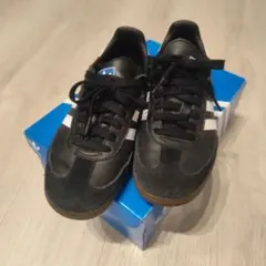 adidas スニーカー 黒/白