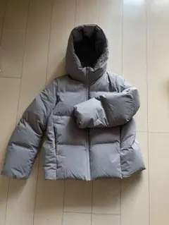 美品 UNIQLO ユニクロ シームレスダウンパーカ グレー サイズ M