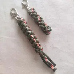 ハンドメイド☆パラコードキーホルダー２本