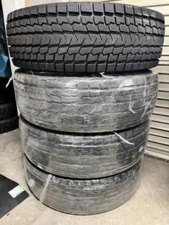 ノキアン 285/40R22 スタッドレス バリ溝2025年最新】285 スタッドレス 