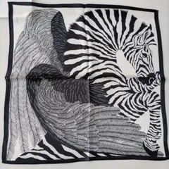 ゼブラデザイン シルク100%スカーフ 約 53cm正方形　絹製バンダナ　高級感