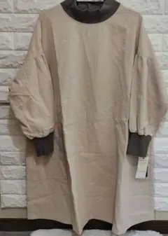 新品タグ付きチュニック　 長袖ボリュームスリーブ