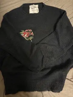 DAIRIKU 薔薇刺繍 オーバーサイズ 黒ニットのサムネイル