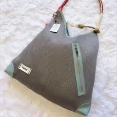 新品 TYNEE マルチウェイ配色メッシュトライアングルバッグ グレー 2wayのサムネイル