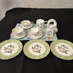 WEDGWOOD 食器、時計セット ワイルドストロベリー 他のサムネイル