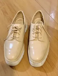 ZARA 厚底ベージュレースアップシューズ