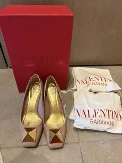 VALENTINO GARAVANI ロックスタッズ パンプス ベージュのサムネイル