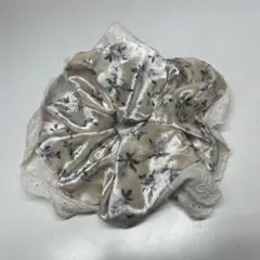 花柄サテンヘアシュシュ