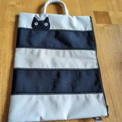 マタノアツコ　ボーダー猫　フラットポーチ　新品　未使用のサムネイル