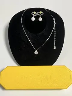 SWAROVSKI ネックレス&イヤリング 2点セット シルバーカラー