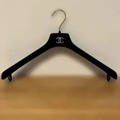 CHANEL ブラックベルベットハンガー