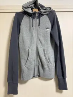 【NIKE】レディースS フルジップパーカー グレー×ネイビー 人気カラーのサムネイル