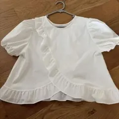 ♡ しまむら　半袖フリルブラウス　白　Mサイズ