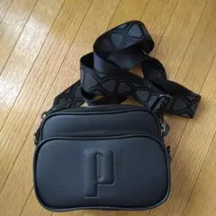 PUMA　Pロゴ ショルダーバッグ ブラックのサムネイル