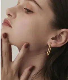 CENE セネイヤリング　ミニUラインイヤリング　　ゴールド　ステンレス