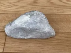 糸魚川　翡翠原石　灰色