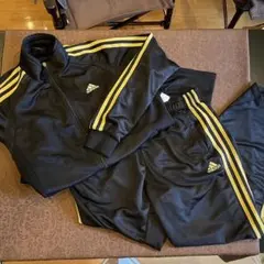【adidas】ブラック×ゴールドジャージ上下
