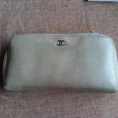 CHANEL アイボリー 長財布