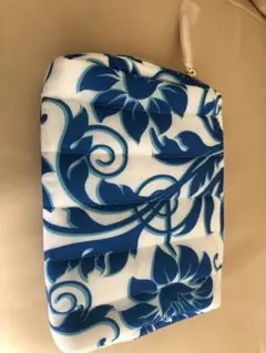 エスティーローダーの化粧ポーチ