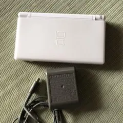 ア*ラ様 ニンテンドーDS Lite ホワイト ACアダプター付き　ジャンク品