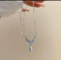 【フォロー割実施中】蝶　クリスタルネックレス　可愛い　おしゃれ　綺麗