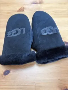 UGG ブラックファーミトンのサムネイル