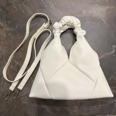 新品 未使用　Riberry トライアングルミニバッグ ホワイト 白のサムネイル
