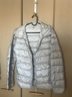 UNIQLO ULTRA LIGHT DOWN フード付き　シルバー S