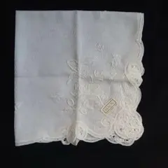SWATOW 刺繍入りホワイトハンカチ 約43cm
