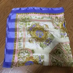 シルク風 紫とクリーム色 スカーフ　大判スカーフ