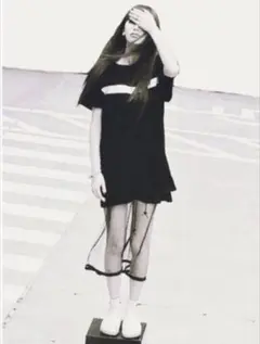TOGA 鈴木えみ着用 メッシュワンピース ノースリーブ ロングワンピース 黒のサムネイル