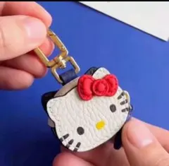 ★新品未使用★　ハローキティ　レザー　チャーム　小物入れ