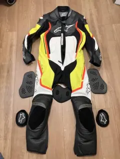 新品.未使用タグ付きAlpinestars 革ツナギ ブラック、レッド、イエロー 2026年最新】Alpinestars バイク 革ツナギの人気アイテム - メルカリ