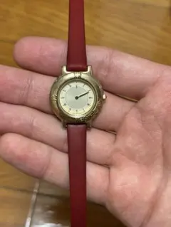 Yves Saint Laurent イヴサンローラン 腕時計 ゴールド文字盤のサムネイル