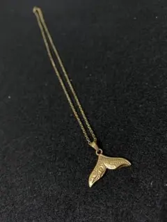 ホエールテール ネックレス ゴールド ハワイアンジュエリー ユニセックス お守り