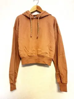 H&M ショート丈フーディ　スポーティヨガ