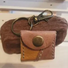 Item thumbnail for item 3ddaa25e-088d-42b1-880b-6b3e1e98f167