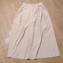 GU ベージュ　ワイドパンツ