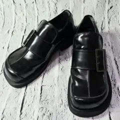 whoop de doo フープディドゥ ブラックレザー バックル付きローファー